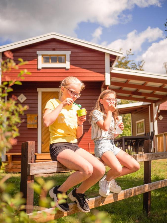 Bjoerkbackens Stugby I Vimmerby Esterno foto