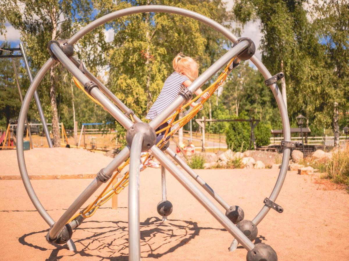 Bjoerkbackens Stugby I Vimmerby Esterno foto