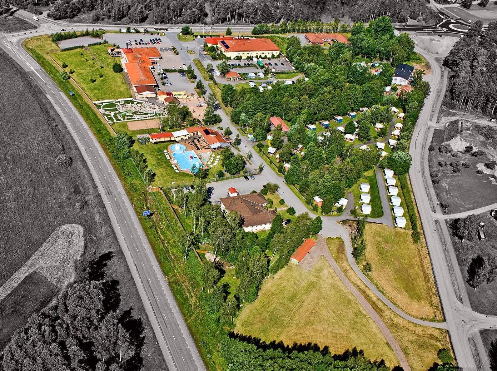 Hotel Bjoerkbackens Stugby I Vimmerby Esterno foto