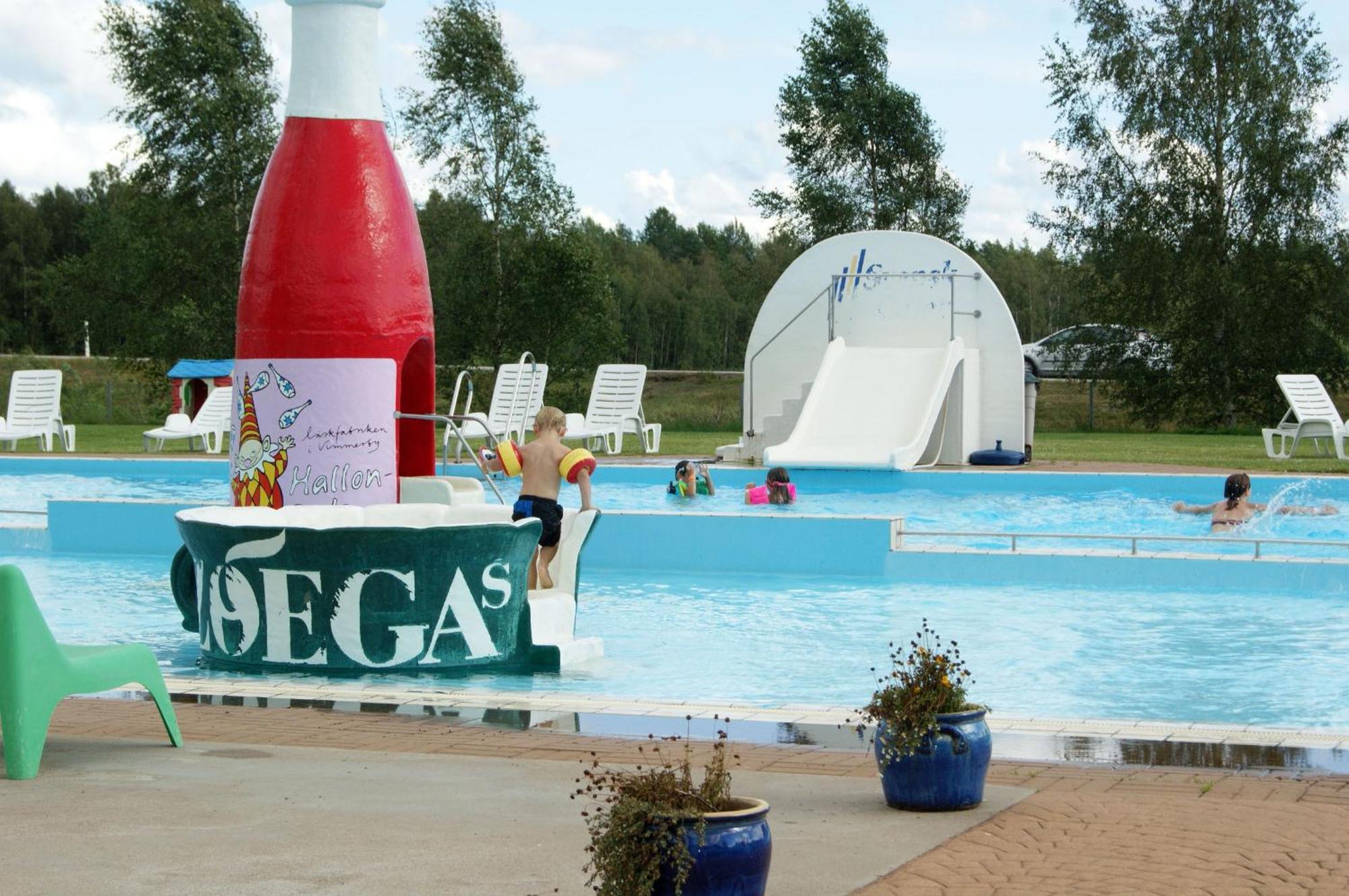 Bjoerkbackens Stugby I Vimmerby Esterno foto
