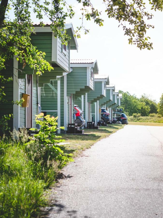 Hotel Bjoerkbackens Stugby I Vimmerby Esterno foto